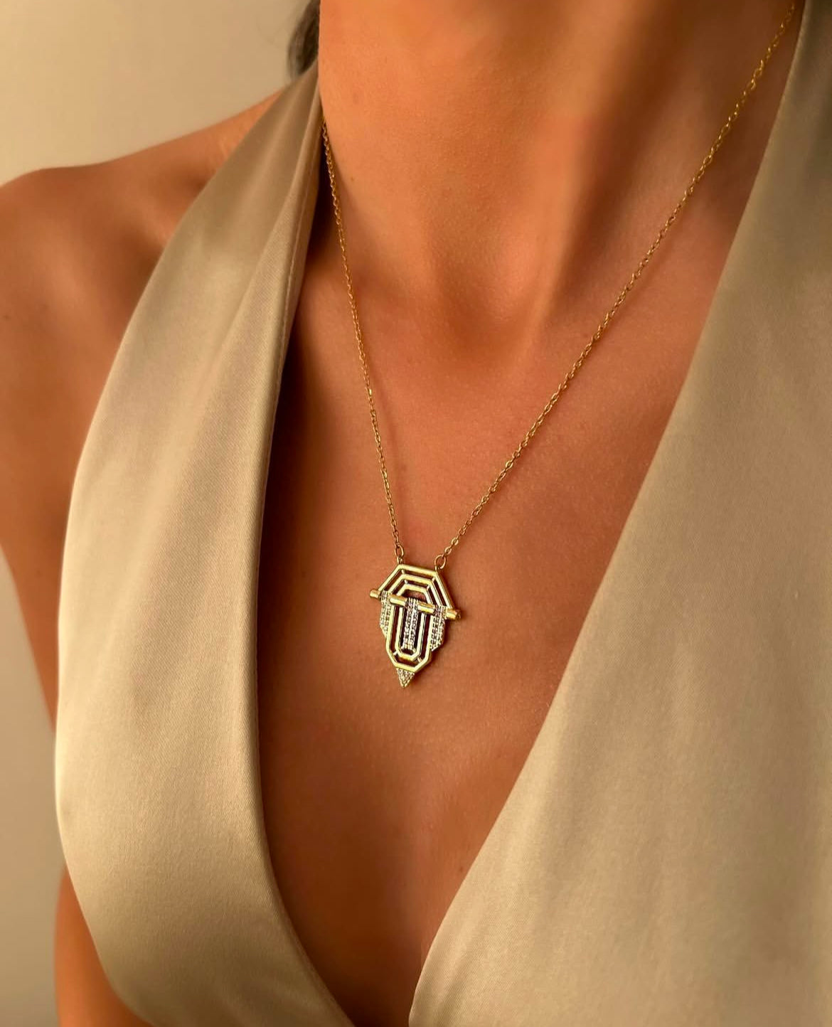 Sienna pendant by Baguette