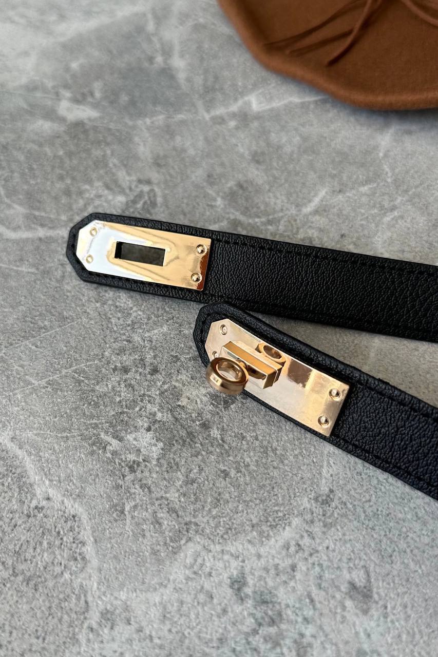 Old money golden buckle belt