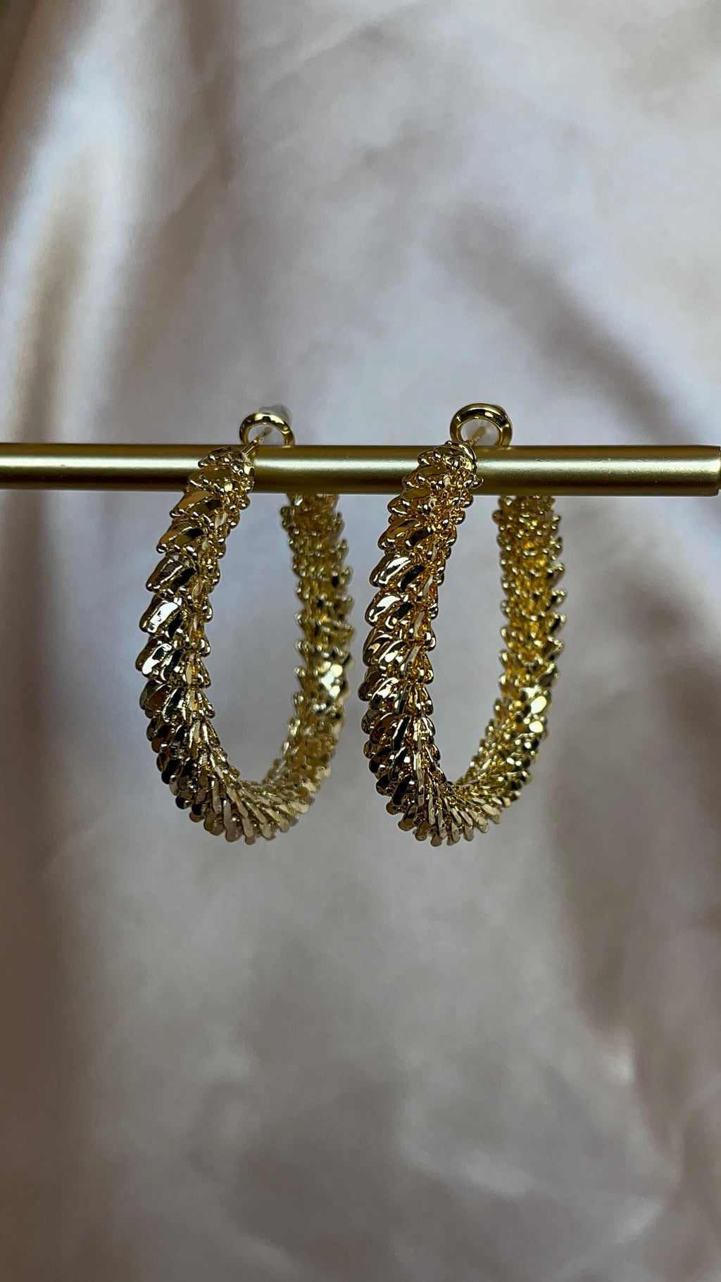 Feather-weave hoops