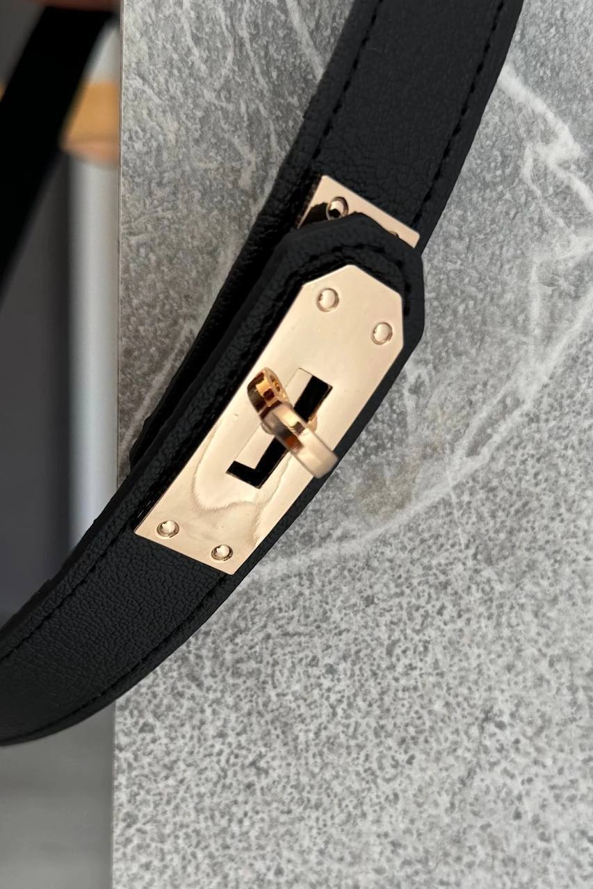 Old money golden buckle belt