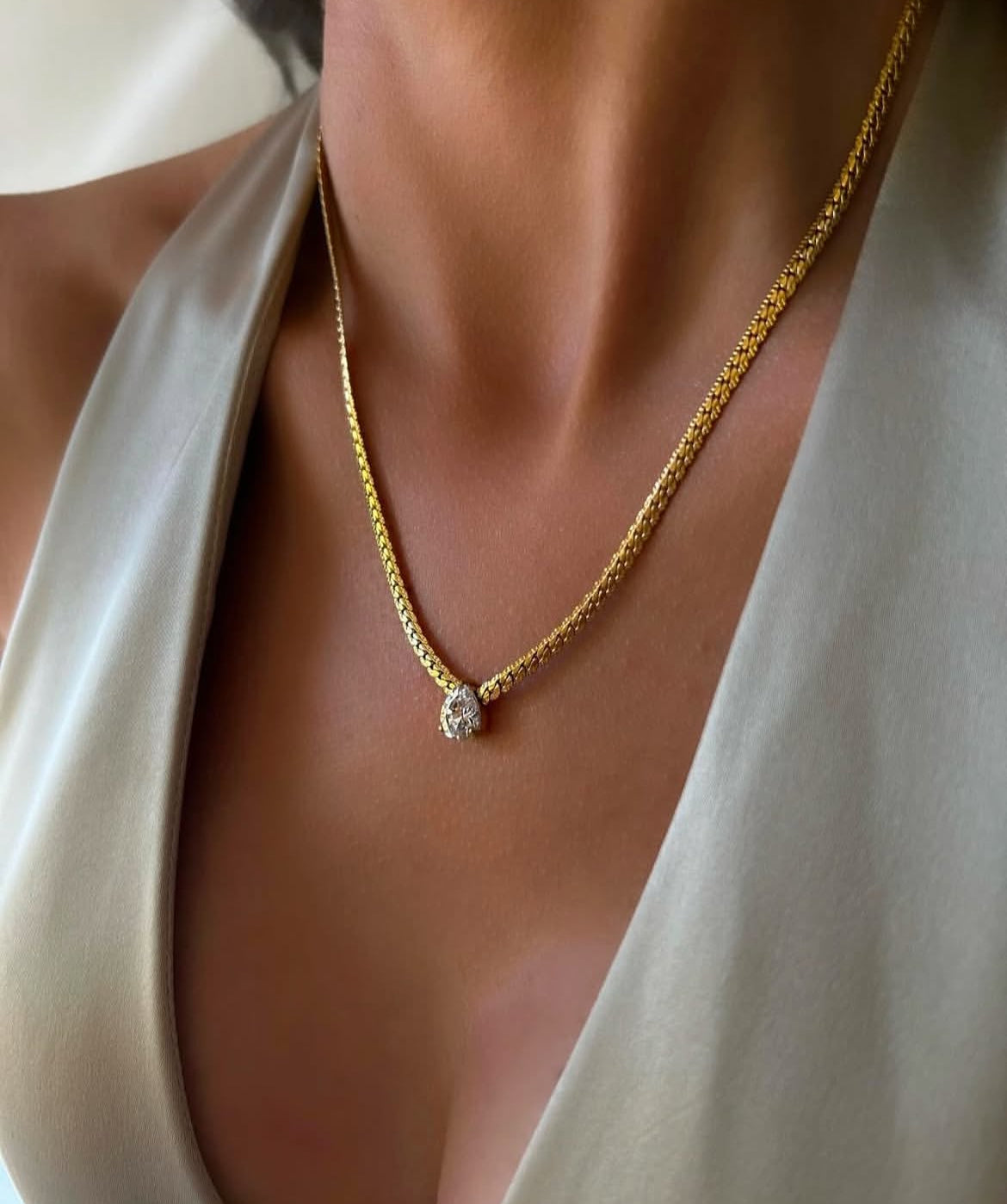 Golden dewdrop pendant