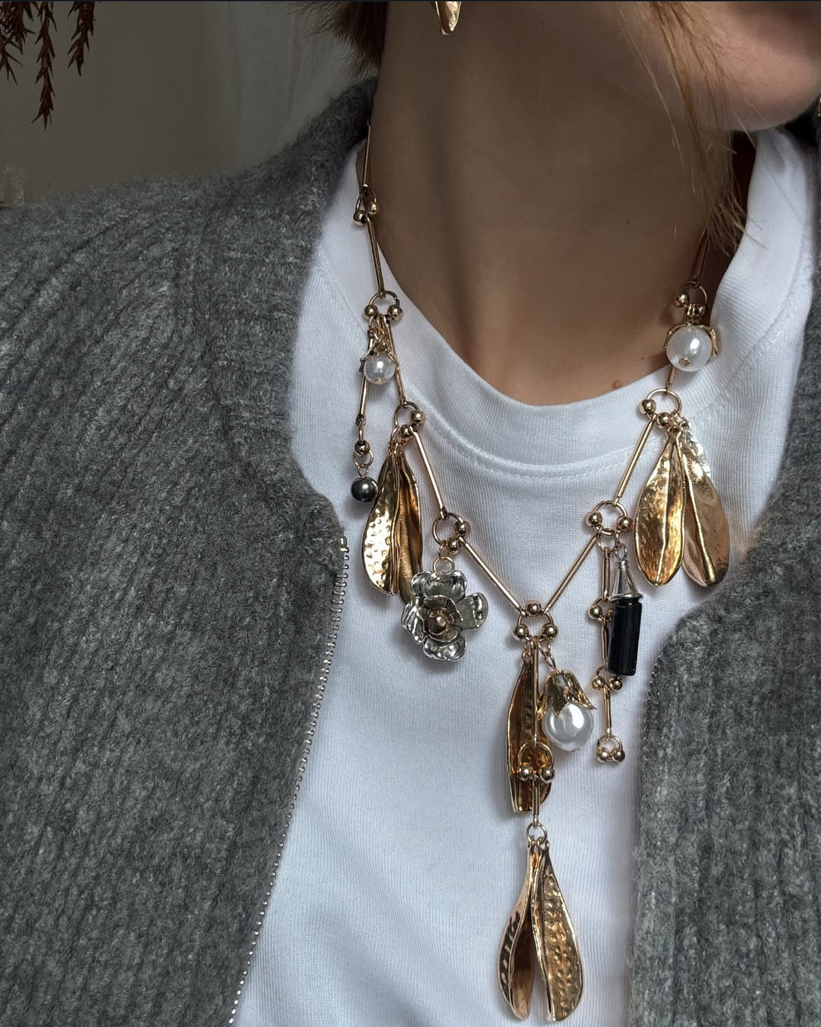 Moonlight petals necklace