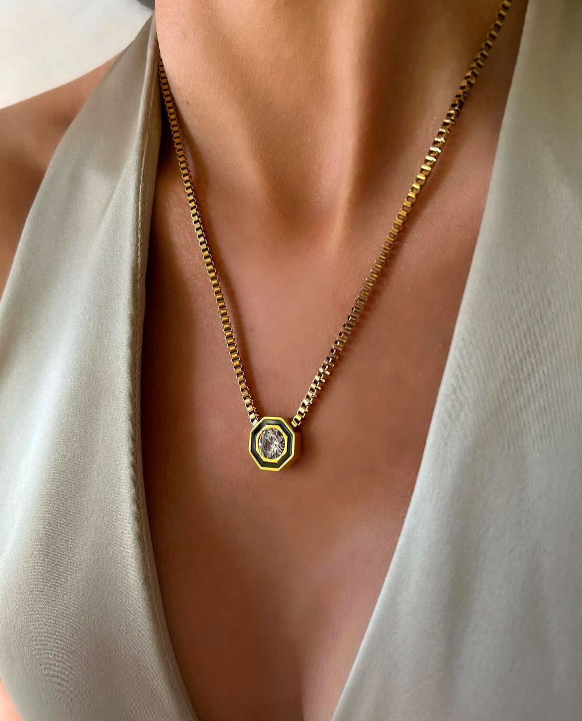 Bella necklace by Baguette