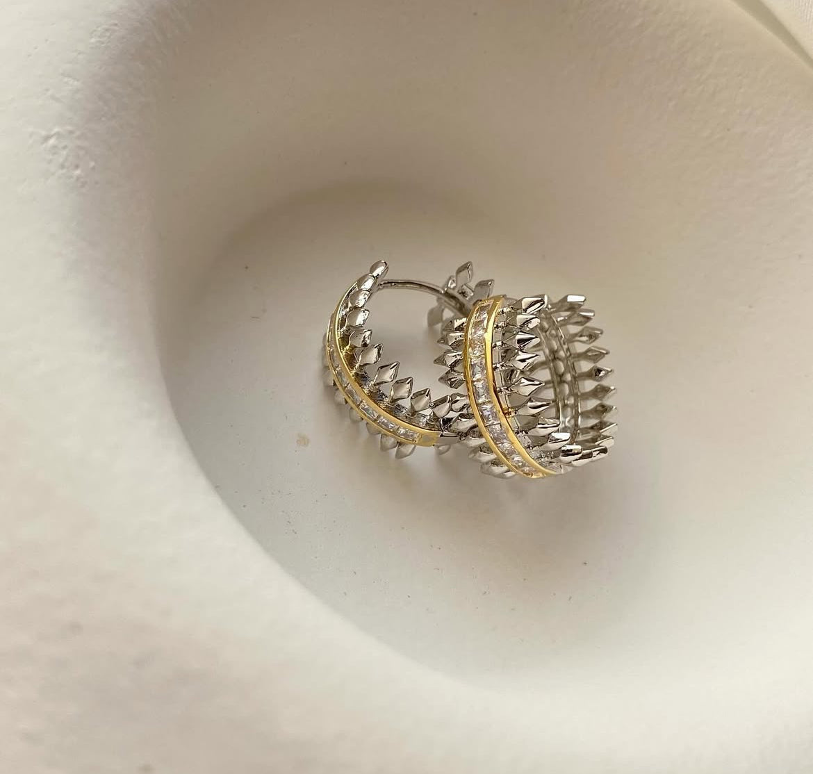 Crown mini hoops