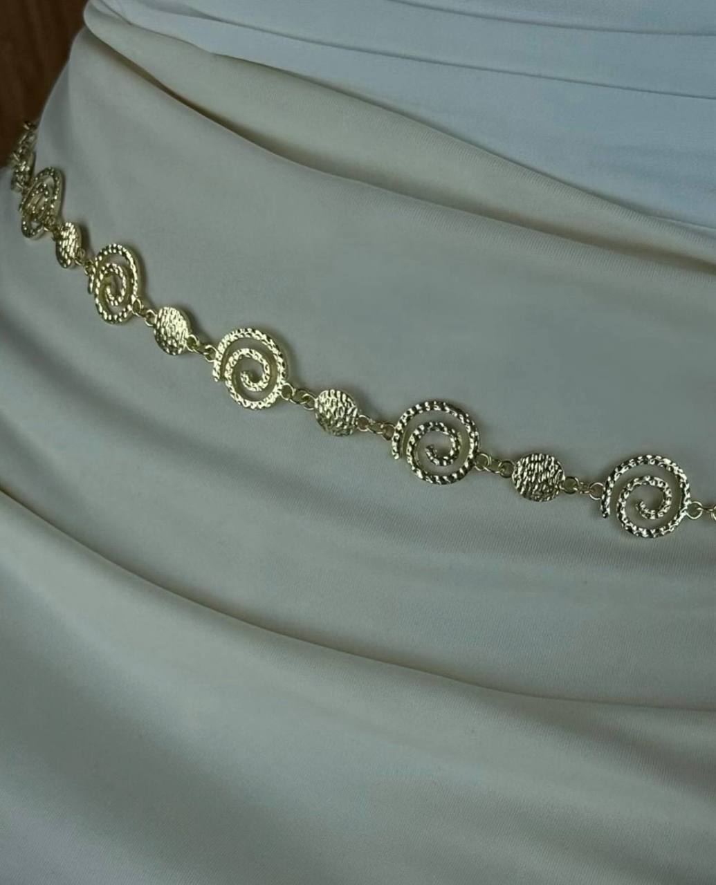 Different geometric shapes chain belt