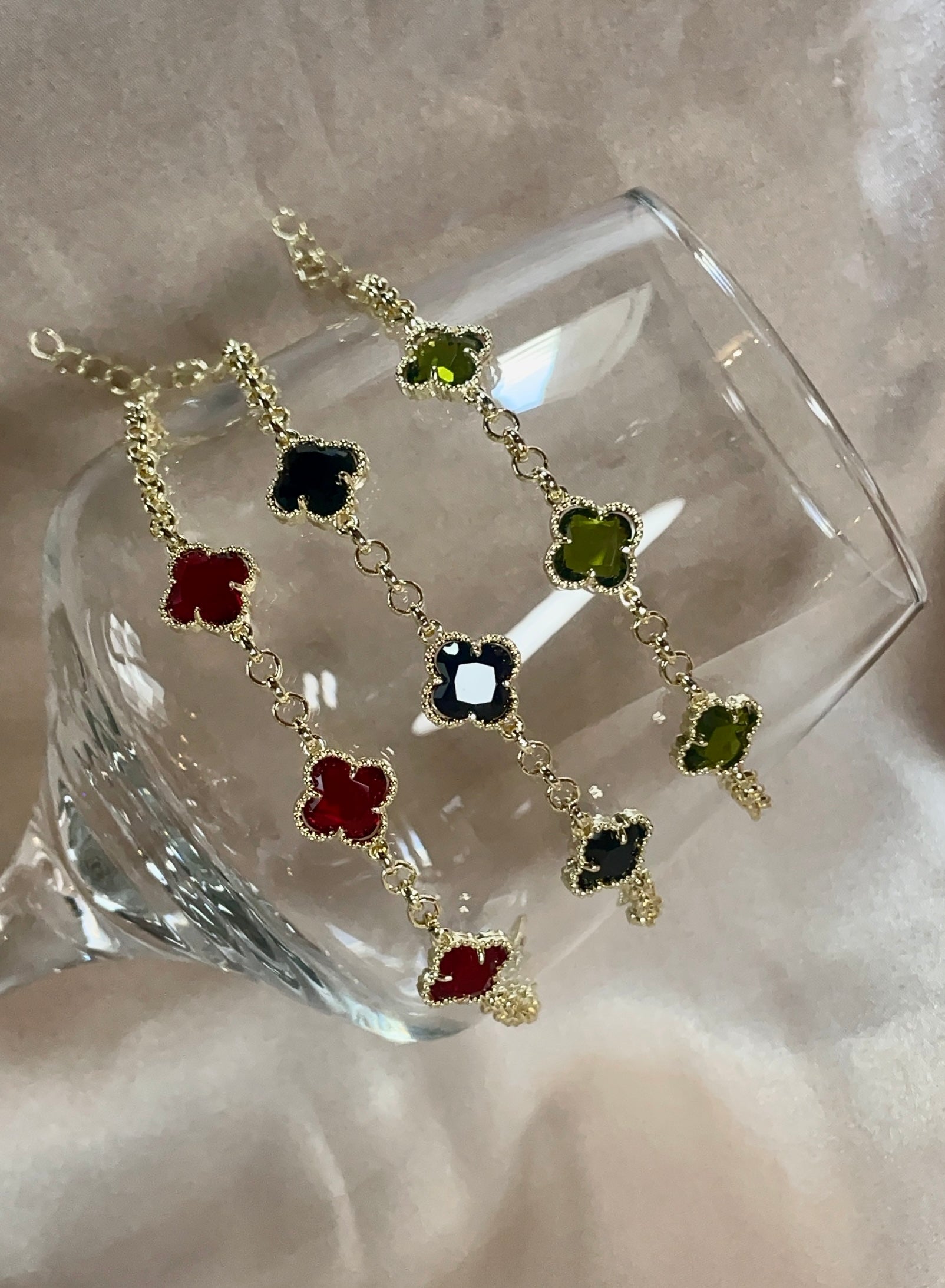 Quatrefoil bracelet