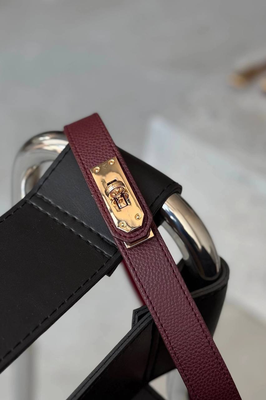 Old money golden buckle belt