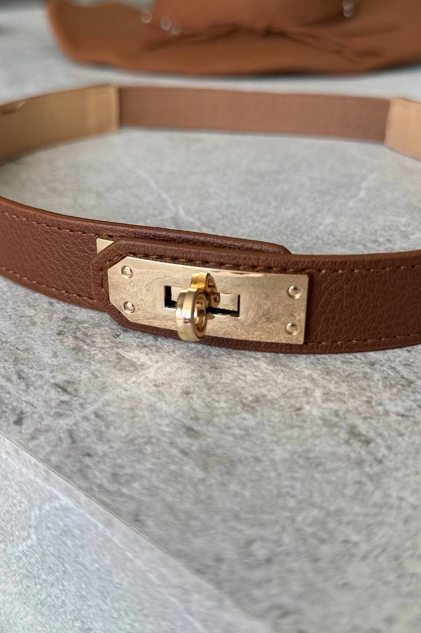 Old money golden buckle belt