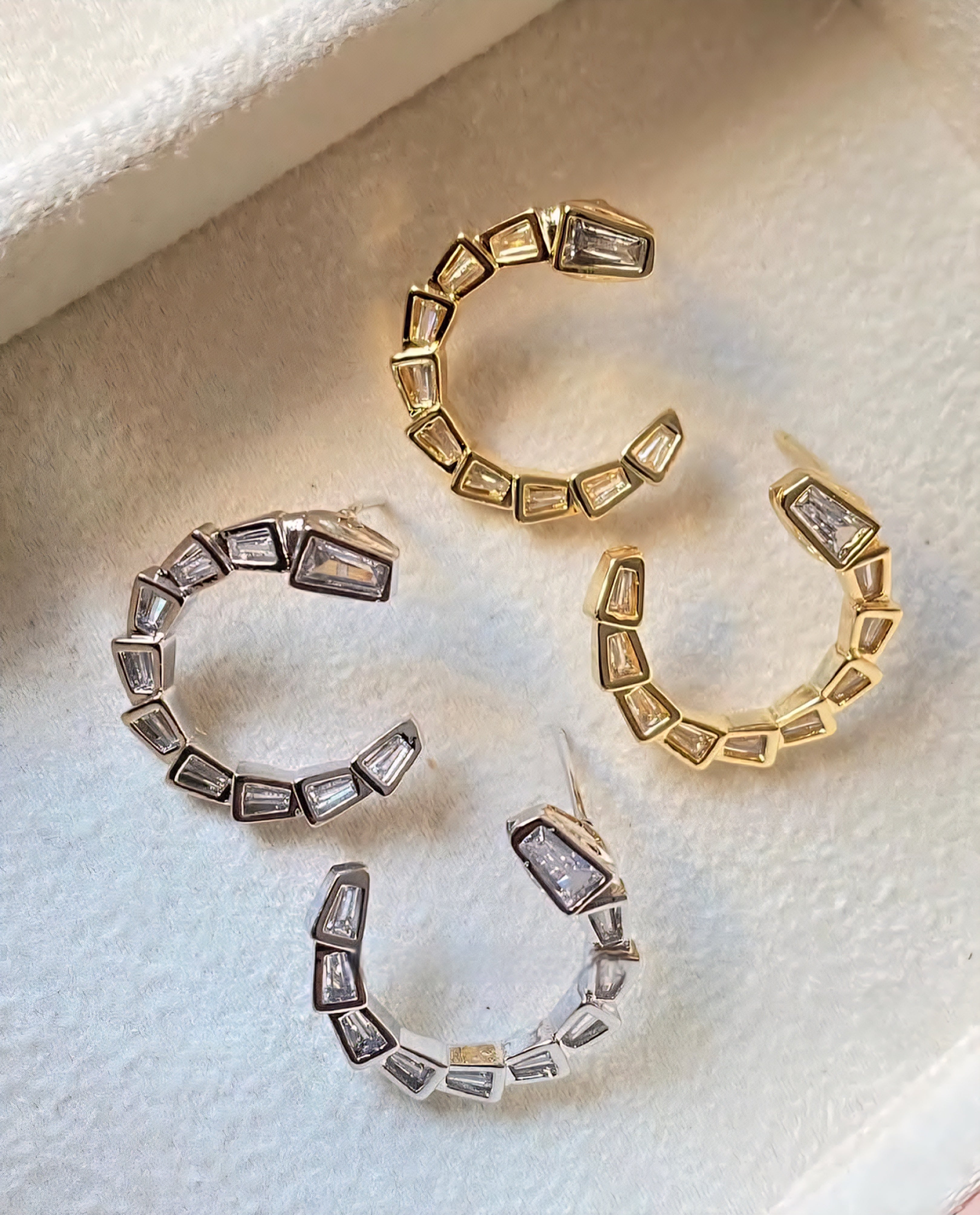 Baguette Bazel Hoop earrings