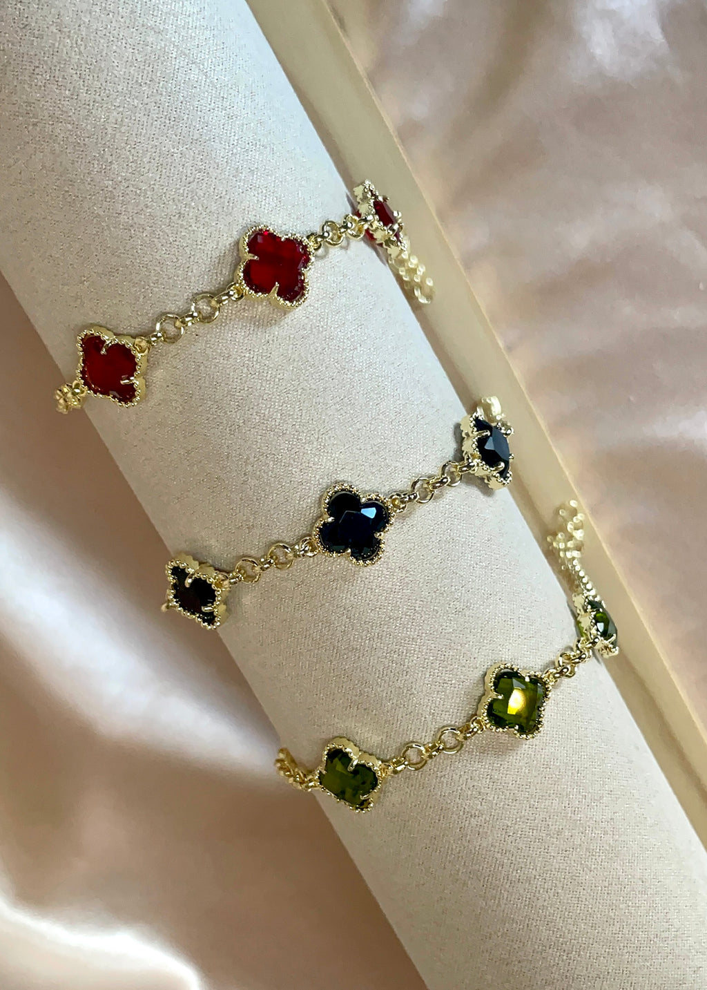 Quatrefoil bracelet
