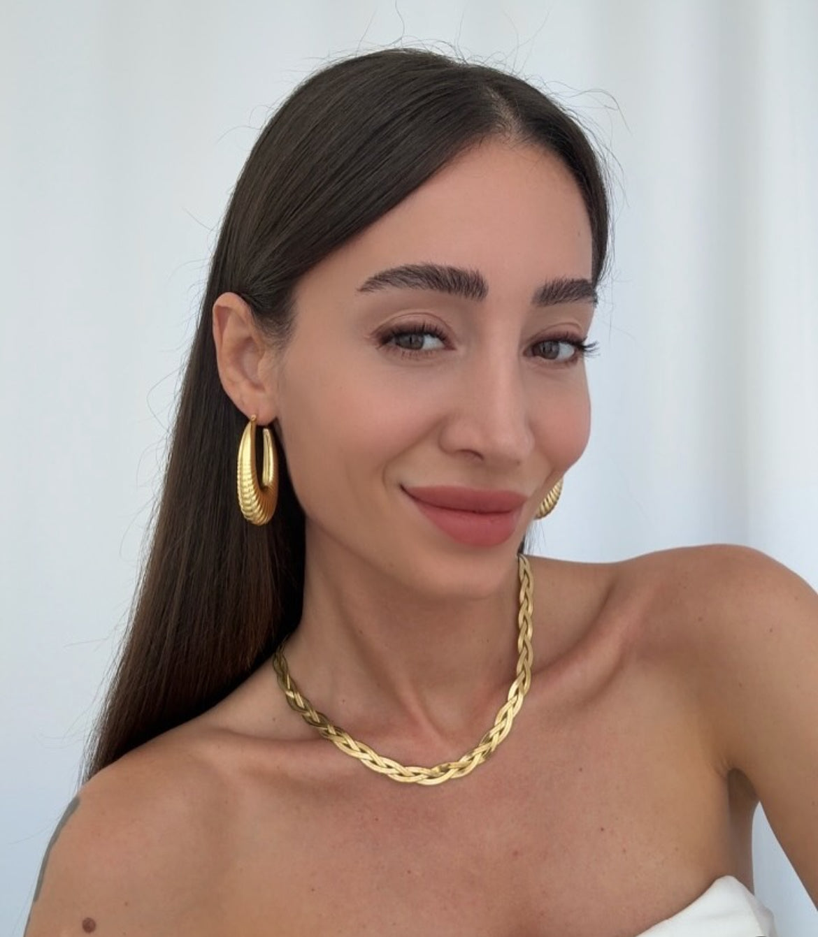 Fluted hoop earring