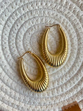 Fluted hoop earring