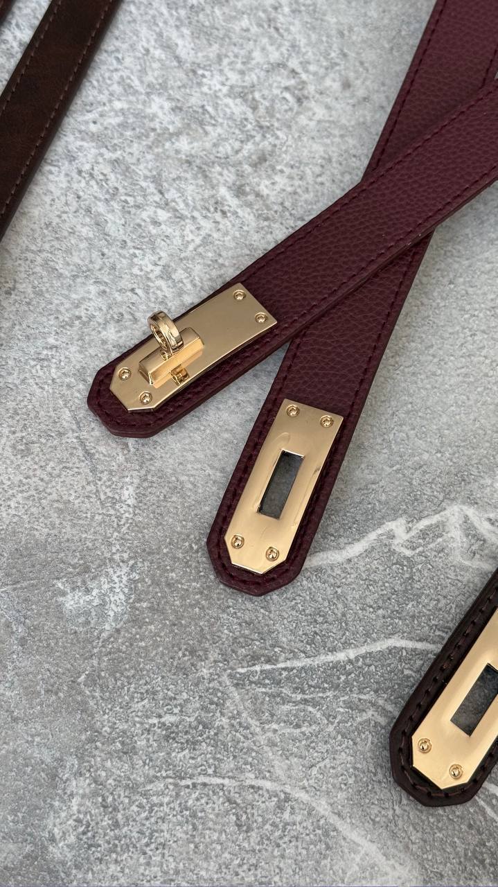 Old money golden buckle belt