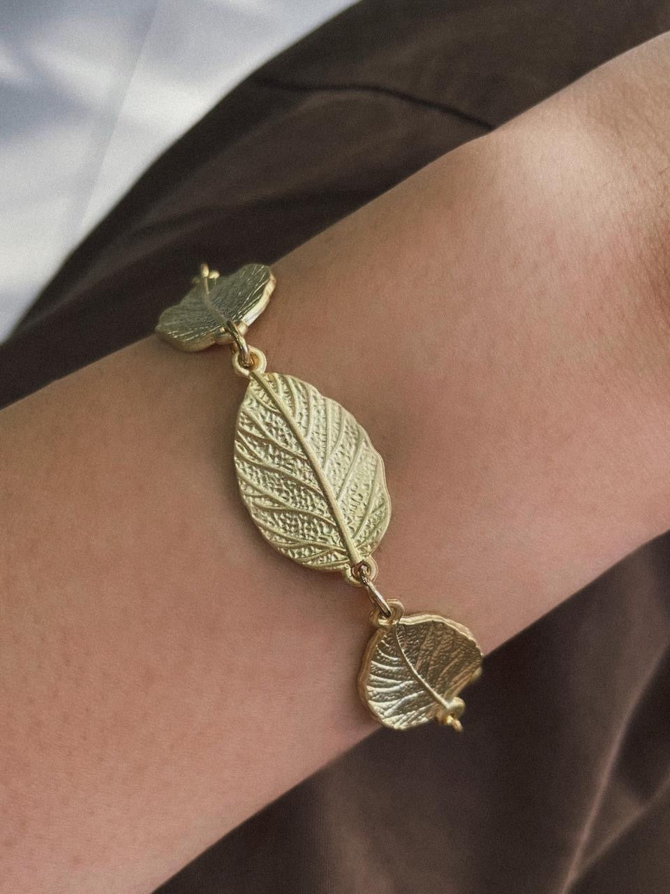 Matte Gold leaves bracelet